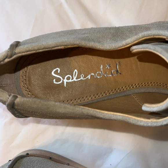 Splendid taupe/light gray suede slip on shoe, stud detail on sole - Picture 6 of 8